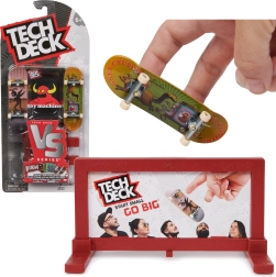 Tech Deck Versus szett 2 fingerboarddal és TOY MACHINE akadállyal