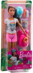 Barbie baba – túrázás kiskutyával
