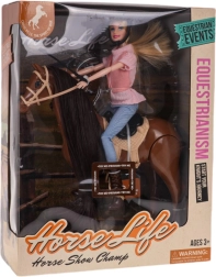 Lóháton ülő baba kiegészítőkkel