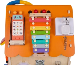 Multifunkcionális interaktív fa házikó