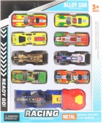 Fém kisautók készlete kilövő állomással