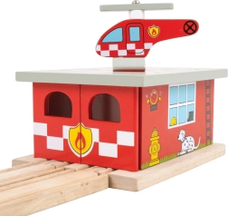 Bigjigs Rail fa tűzoltóállomás heliporttal