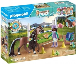 Playmobil Horses Waterfall: Zoe és Blaze akadályokkal 71355
