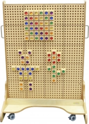 MASTERKIDZ fa, szabadon álló STEM tábla