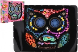 Színes gyöngyök zsinórral