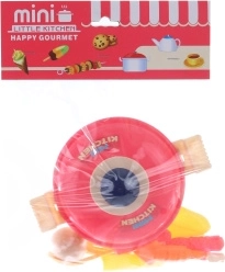 Kiegészítőkkel ellátott kukta gyerekeknek