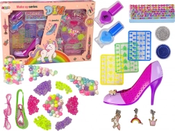 Színes köröm- és ékszerszett