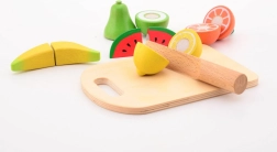 Fából készült gyümölcsök vágódeszkával és késsel
