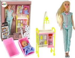 Orvosi baba hosszú hajjal és kiegészítőkkel