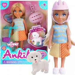 Woopie Royal baba kiskutyával és rollerrel