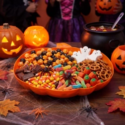 Narancssárga, tök alakú halloweeni tálalótál