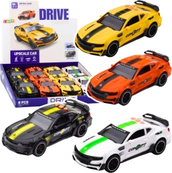 Sportautó nyitható ajtókkal, meghajtással, fényekkel és hangokkal