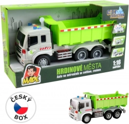 Teherautó lendkerekes meghajtással, fénnyel és hanggal