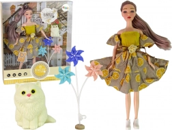 Textilbaba Emily szélforgókkal és kiscicával