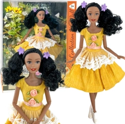 Woopie Royal Emi baba 32 cm divatos szettben, gyönyörű fekete hajjal