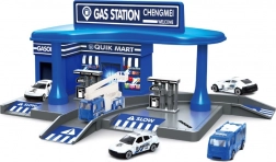 Rendőrségi benzinkút két kisautóval