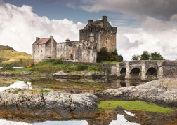 Ravensburger puzzle Eilean Donan Castle – Egyesült Királyság, 1000 darab
