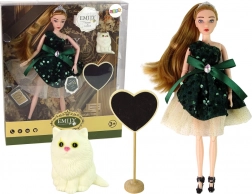 Emily baba fehér kiscicával és fa szívvel