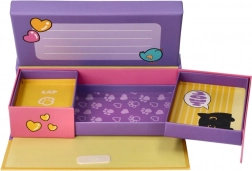 Lila ékszerdoboz és apróságok