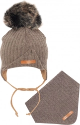 Baba téli sapka fülecskékkel és nyakra köthető kendővel NEW BABY Special One barna