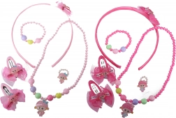 divat szett babával és kiegészítőkkel kis parádésoknak