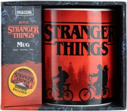 Stranger Things XL bögre matricával 500 ml