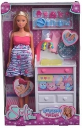 Steffi baba ikreket vár