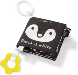 Szenzoros textil könyvecske BLACK & WHITE rágókával és karikával