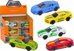 1:43 méretarányú fém kisautó mechanikus meghajtással és gumírozott kerekekkel