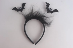 Fejpánt denevérekkel és tollakkal