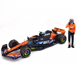 fém McLaren MCL38 F1 1:24 modell pilótafigurával