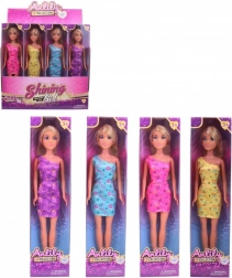 Elegáns ruhás baba