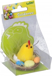 Dekoratív csibe a fészekben