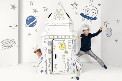 Nagy karton űrrakéta