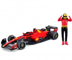 fém modell bburago ferrari sf23 1:24 versenyző figurával