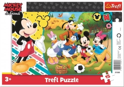 TREFL Mickey Mouse a vidéken kirakó 15 darabos
