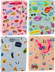 Ajándéktáska matricás motívummal