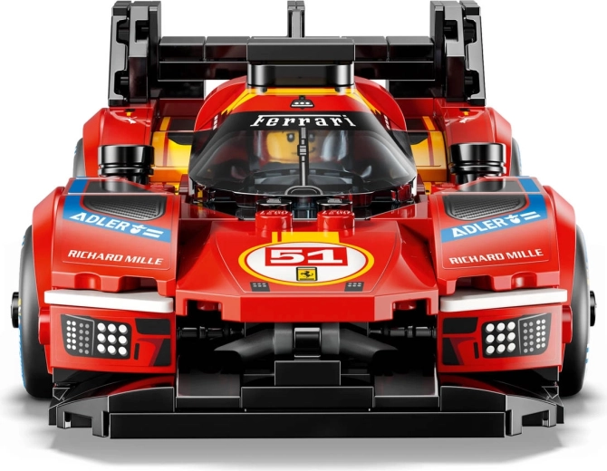 A Ferrari autentikus versenyautós megjelenése