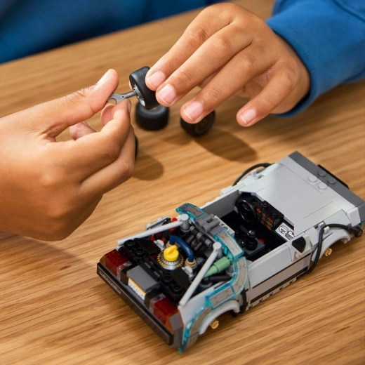 Autentikus részletek és gördülékeny építés