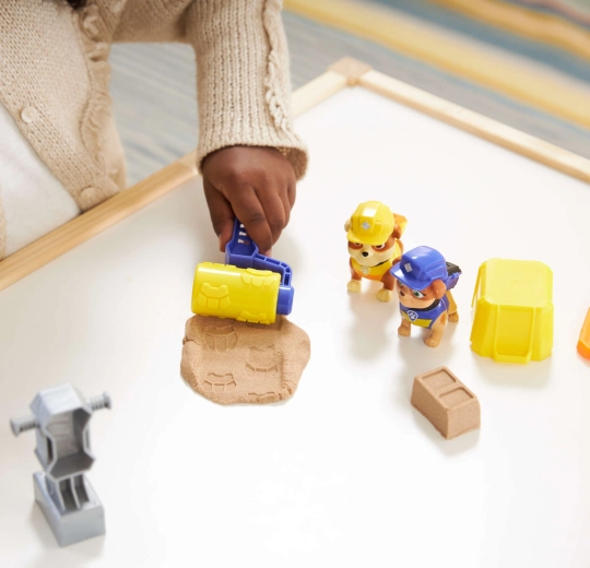 Eszközök és mancsnyomos henger