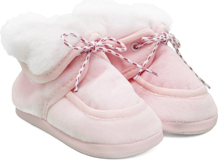 Könnyű és puha, kíméletes a gyermek lábához