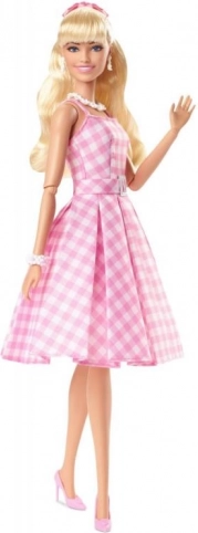 Barbie filmes baba Margot Robbie rózsaszín ruhában