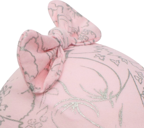 Finom megjelenés masnival és csillogó mintával