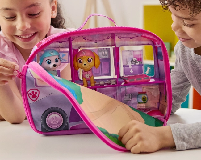 Hordozható lakóautó 2 az 1-ben: bőrönd és játékvilág