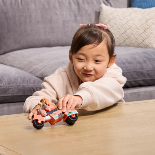 Akciós száguldás forgó kerekekkel