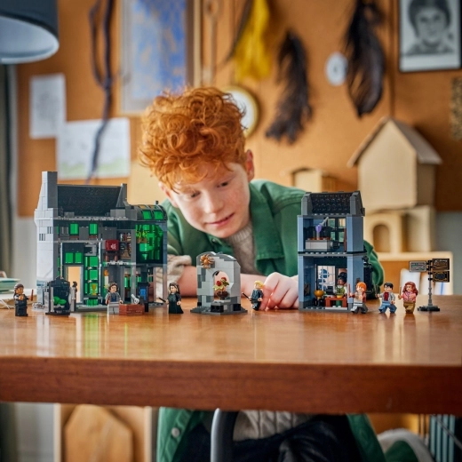 8 minifigura és órákon át tartó szórakozás