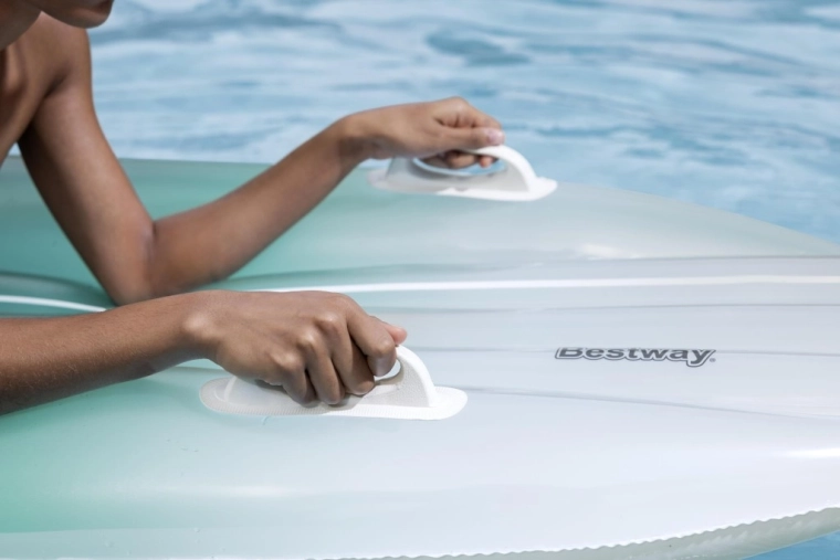 Biztonságos fogás és irányítás a vízen