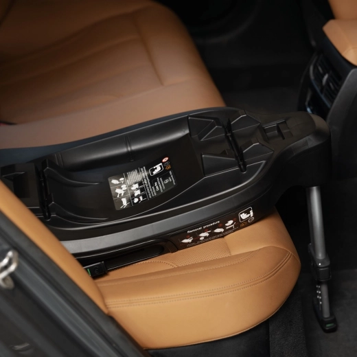 Biztonságos beszerelés ISOFIX-szel és támasztólábbal