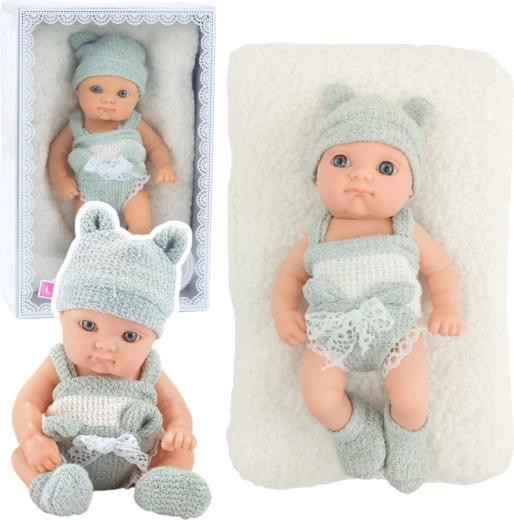 Textil baba kisbaba takaródarabbal, szürke-fehér ruha, sapka, 18 cm