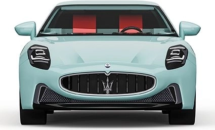Hivatalos Maserati licenc és hű részletek